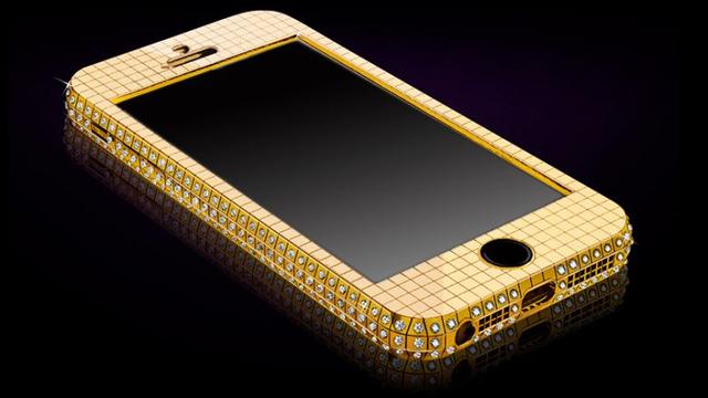 18K纯金镶嵌5.5克拉钻的iPhone SE售价50万